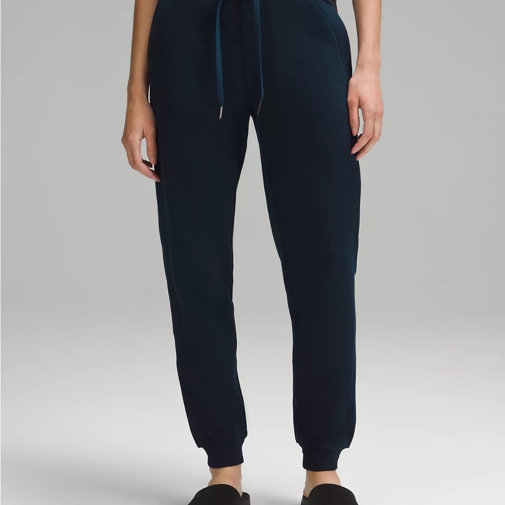 Lululemon Scuba High-Rise Jogger Full Length True Navy size 8